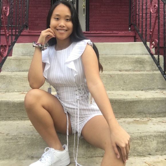 NWT White stripe romper - Picture 6 of 7